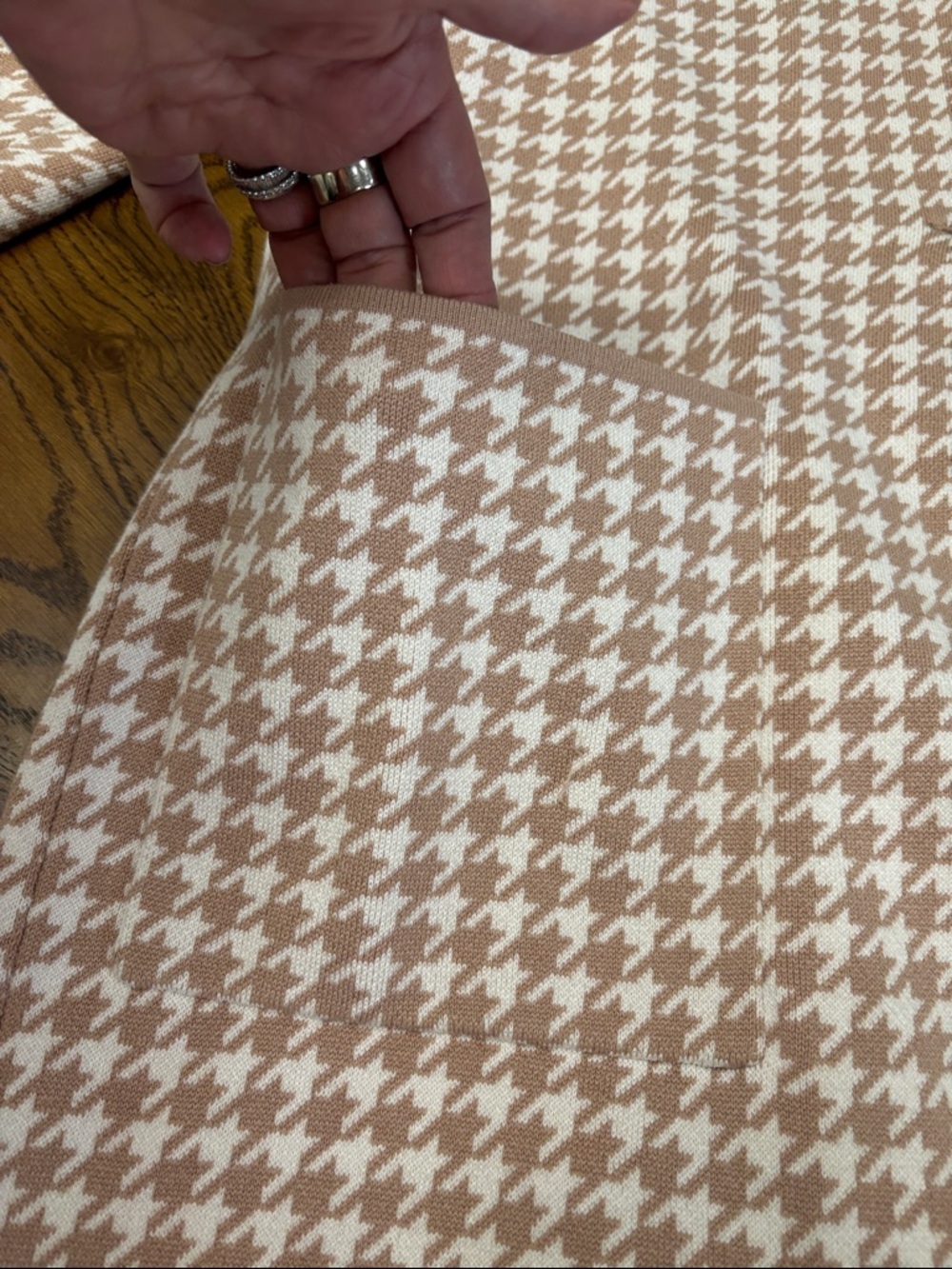 RW & CO Tan and Cream Houndstooth Coatigan - Picture 4 of 9